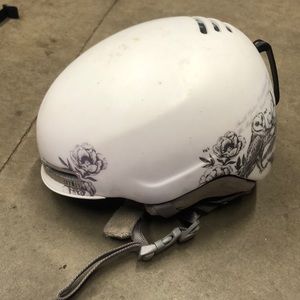 Smith allure ski helmet. Women’s small